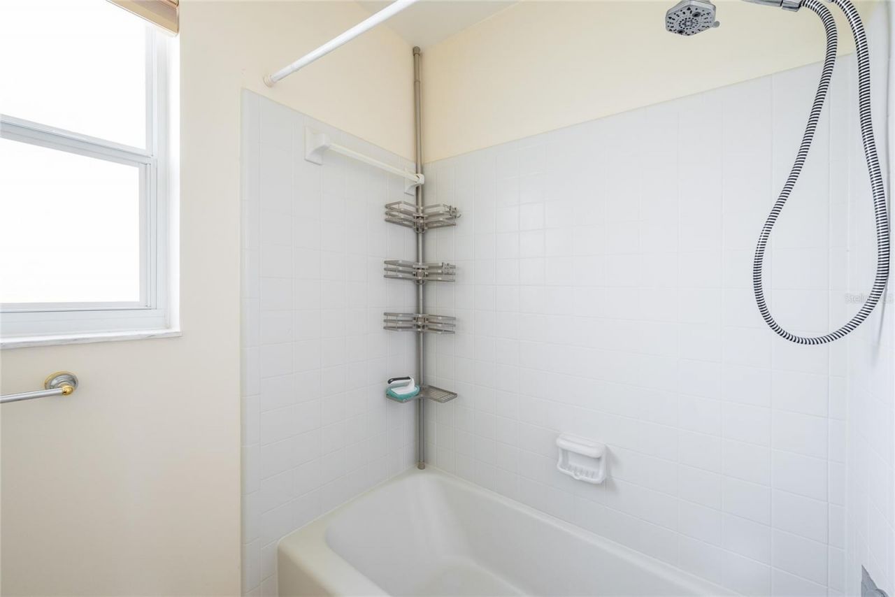 6421 Stockbridge Avenue, Belle Isle, FL 32809 Photo