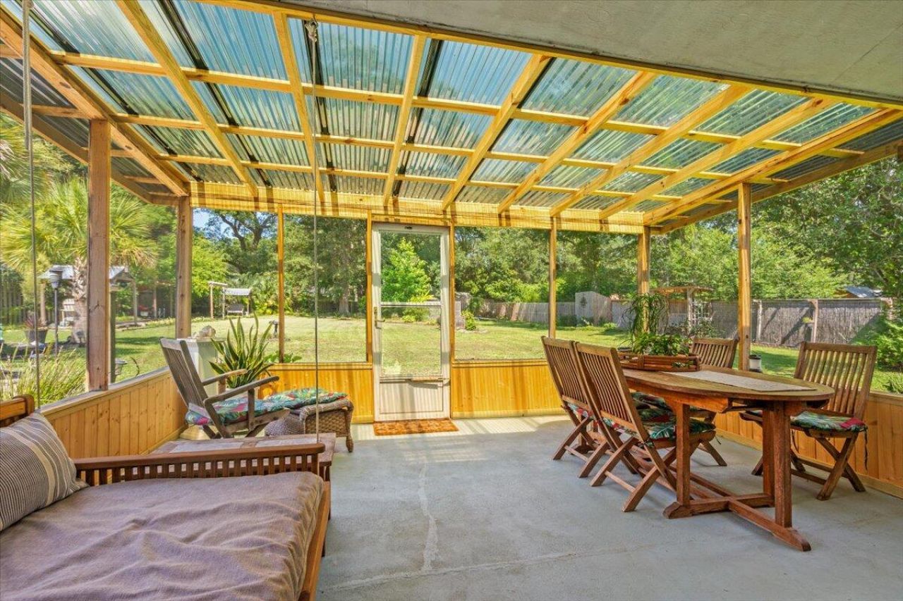 939 Mikell Drive Photo 10