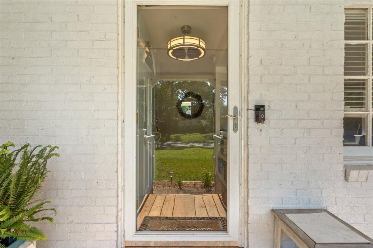 939 Mikell Drive Photo 11