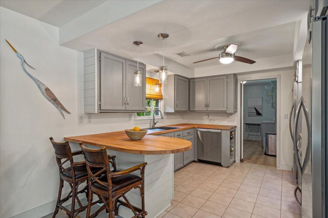 939 Mikell Drive Photo 22