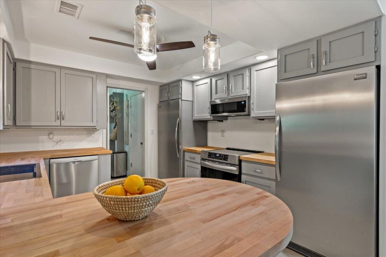 939 Mikell Drive Photo 24