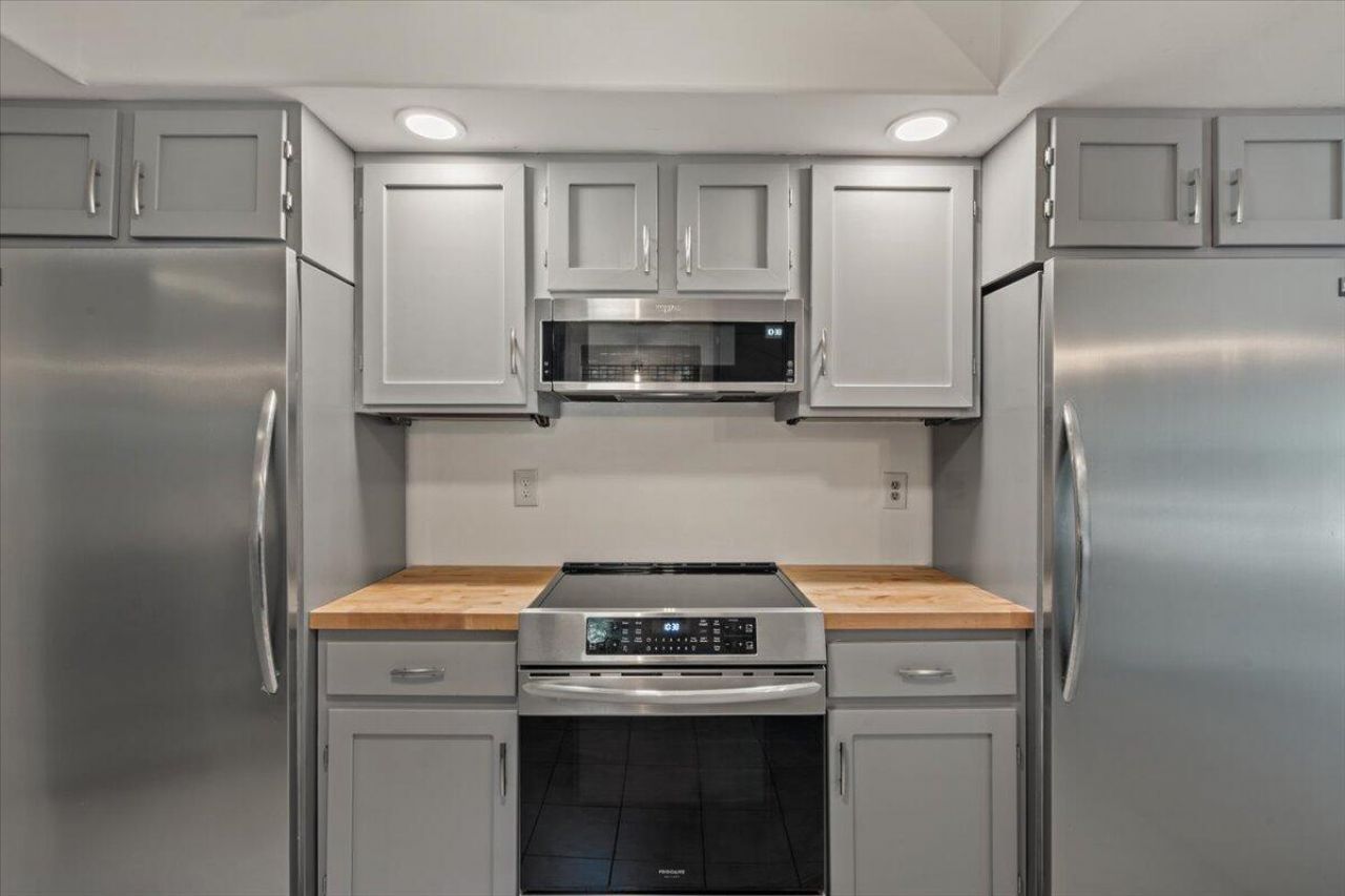 939 Mikell Drive Photo 25