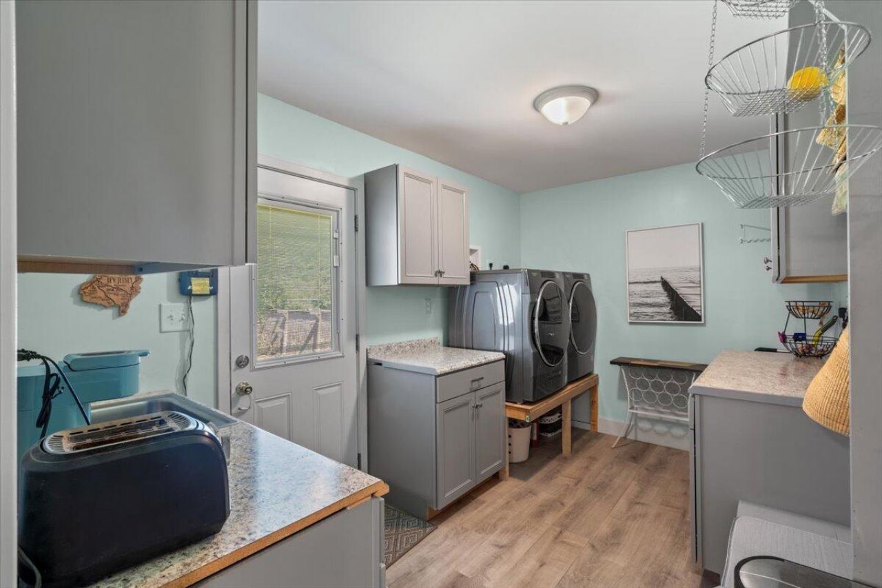 939 Mikell Drive Photo 30