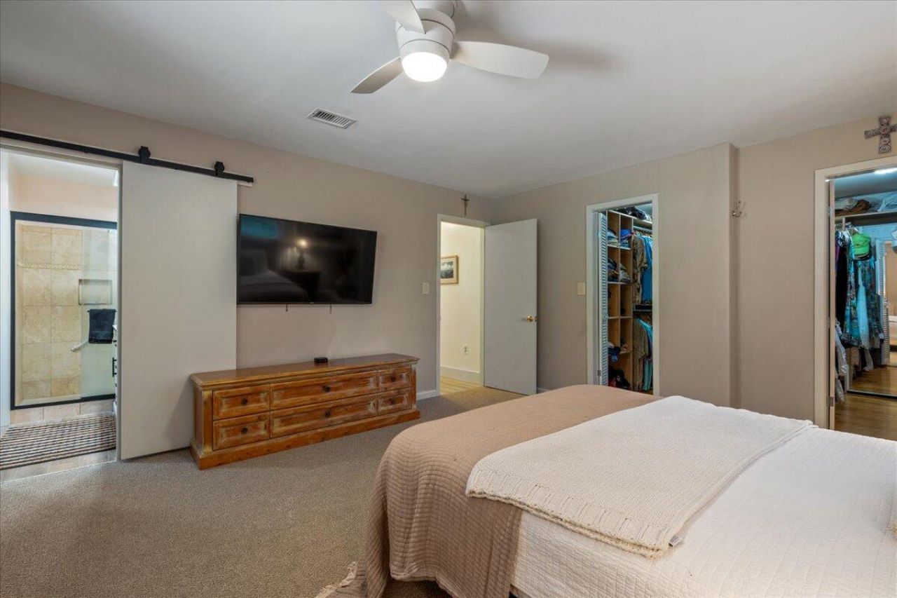 939 Mikell Drive Photo 44