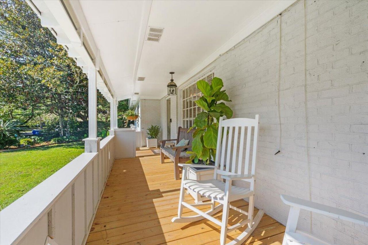 939 Mikell Drive Photo 9