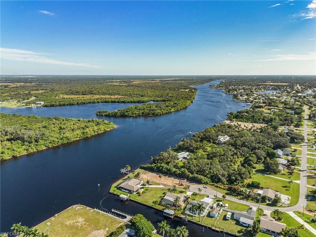 2193 River Rd, Fort Myers, FL 33905 Photo