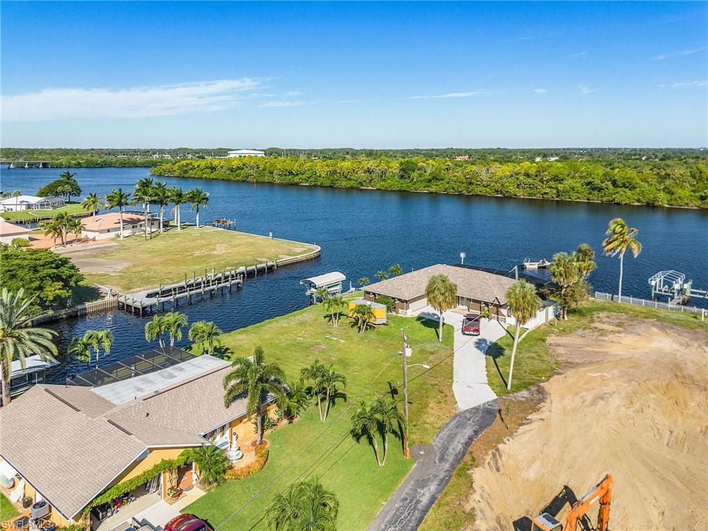 2193 River Rd, Fort Myers, FL 33905 Photo