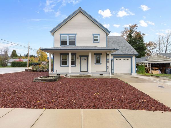 301 N Church Street, Phoenix, OR 97535