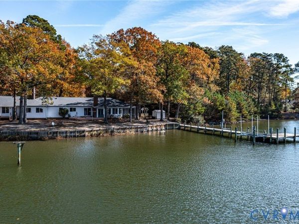 492 Pine Reach Drive , Kilmarnock, VA 22482