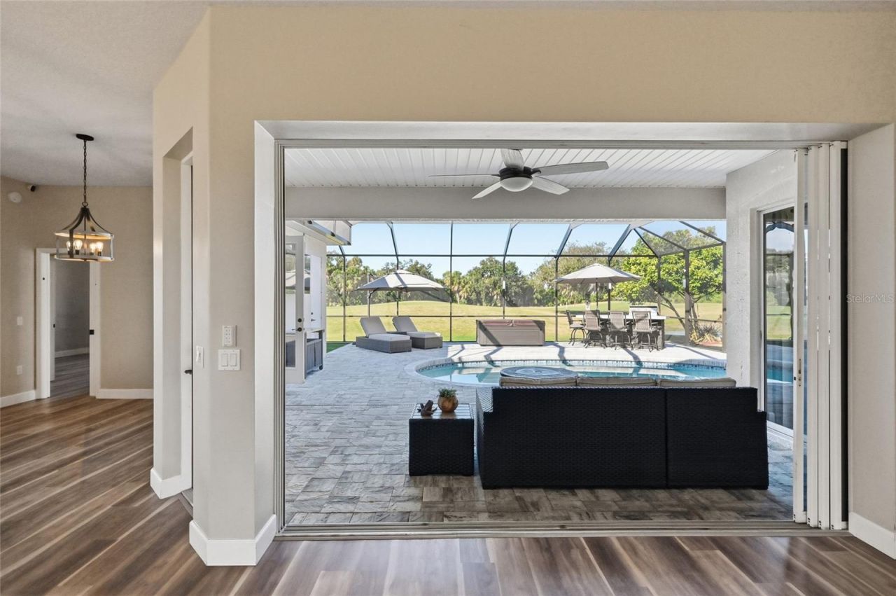 574 Planters Manor Way, Bradenton, FL 34212 Photo