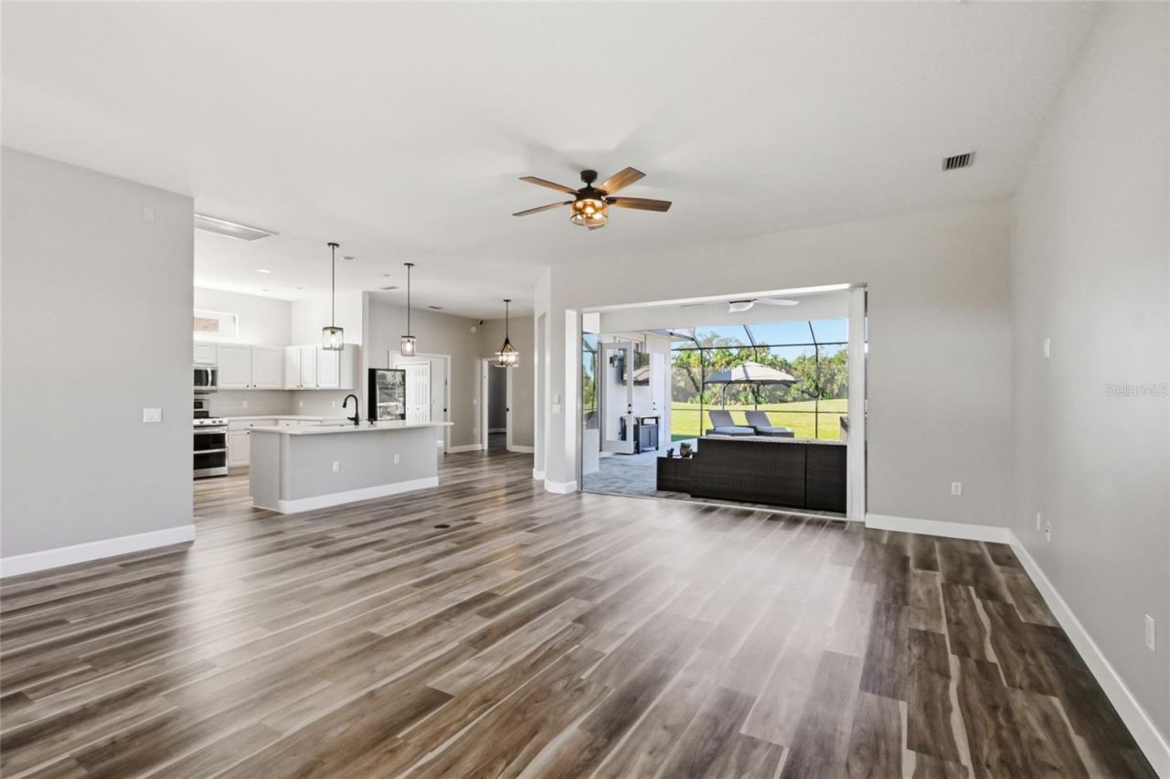 574 Planters Manor Way, Bradenton, FL 34212 Photo