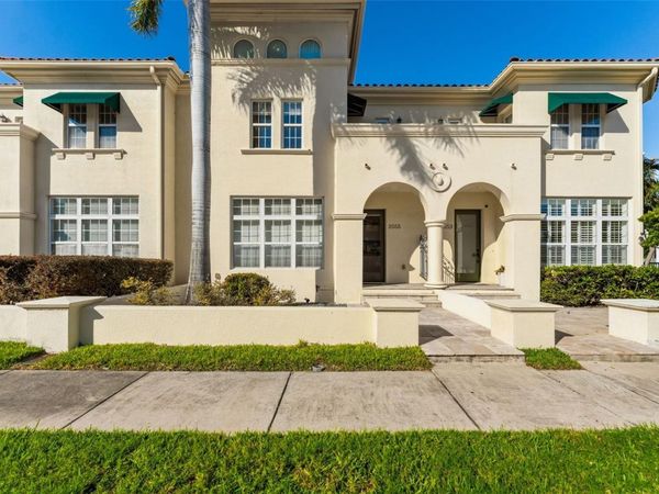 2555 W PLATT STREET, TAMPA, FL 33609