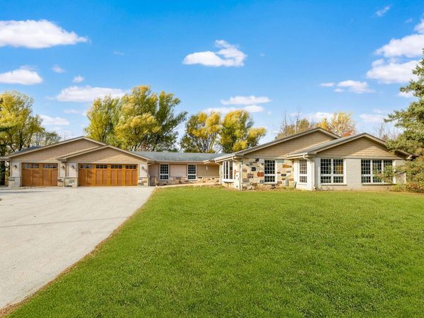 7200 Cork Ln, Erin, WI 53027