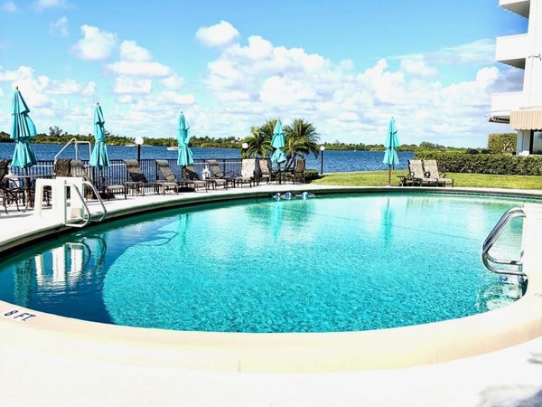 2840 S Ocean Boulevard, Unit 205, Palm Beach, FL 33480