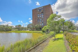 14 Lockwood Drive photo 4