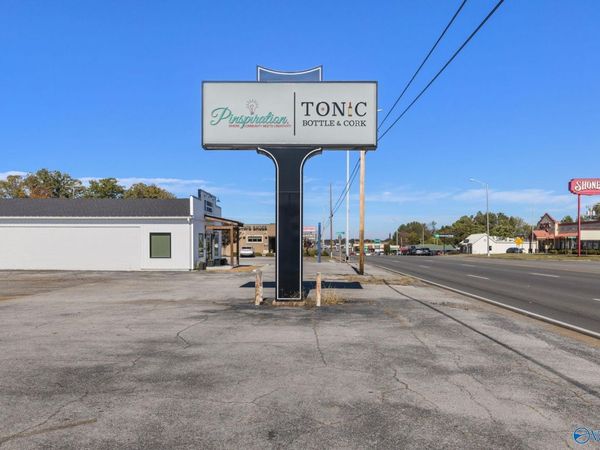 2306 Woodward Avenue, Muscle Shoals, AL 35661