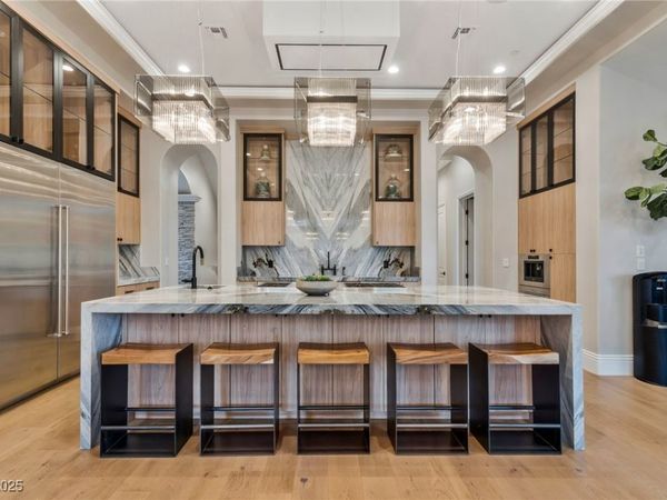 5 Wood Creek Court , Las Vegas, NV 89141