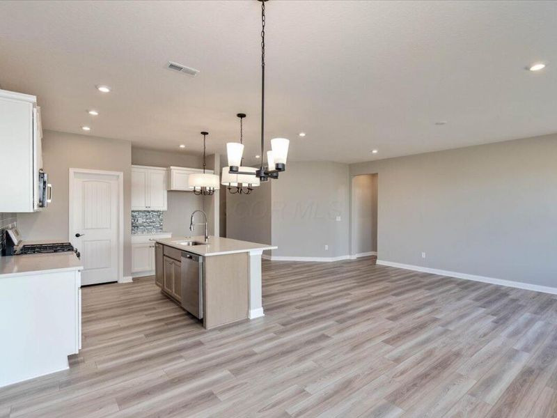 2140 Sun Dusk Way, Marysville, OH 43040 Photo 8