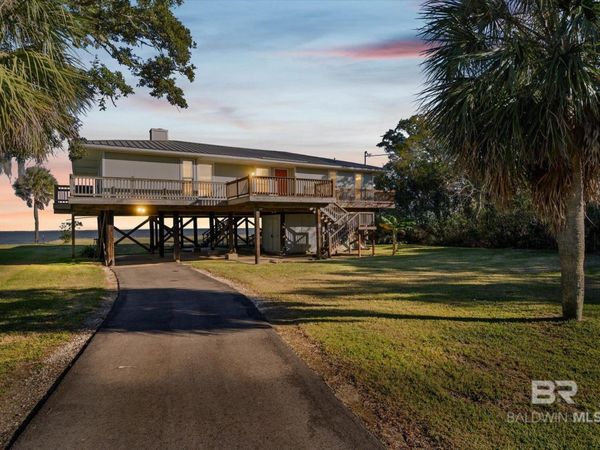 2751 Beach Avenue, Theodore, AL 36582