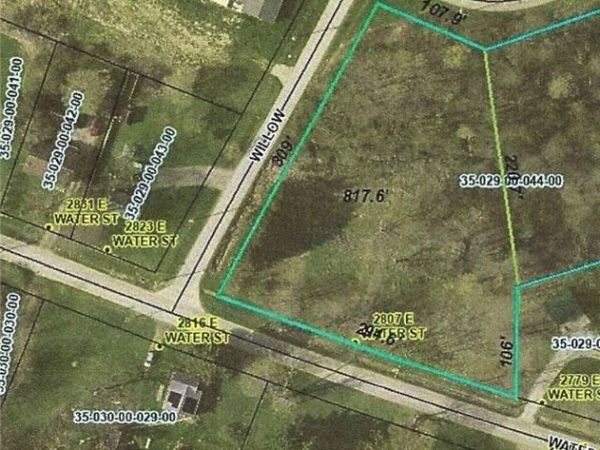 2807 E Water Street, Rock Creek, OH 44084