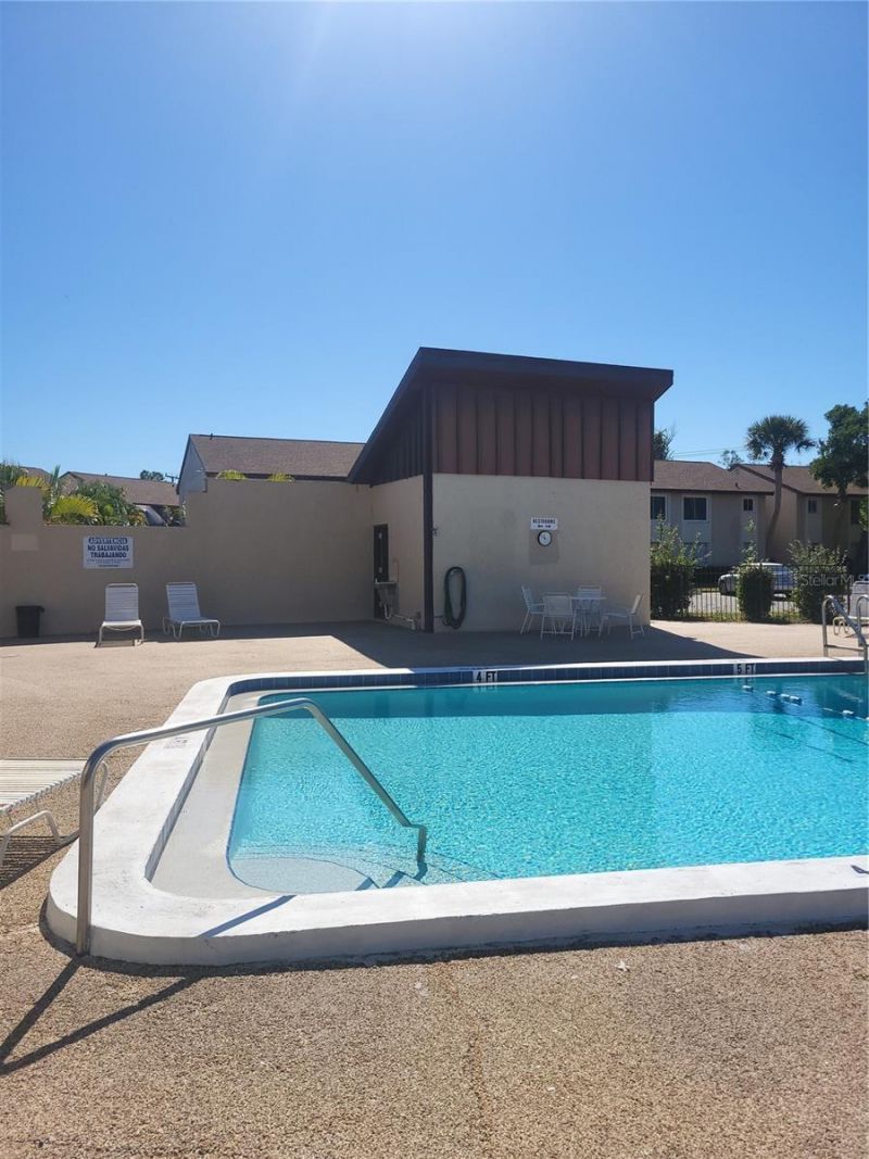 2707 Hidden Lake Boulevard, Unit D, Sarasota, FL 34237 Photo