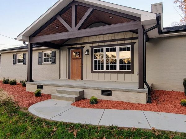 7112 Rollins Rd, Knoxville, TN 37918