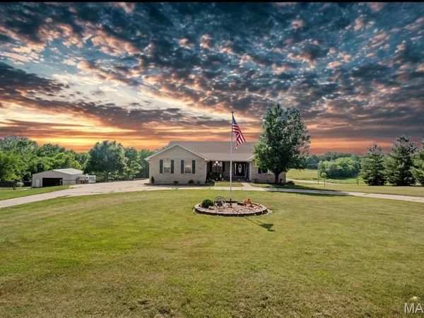 11 Sherman Drive, Elsberry, MO 63343