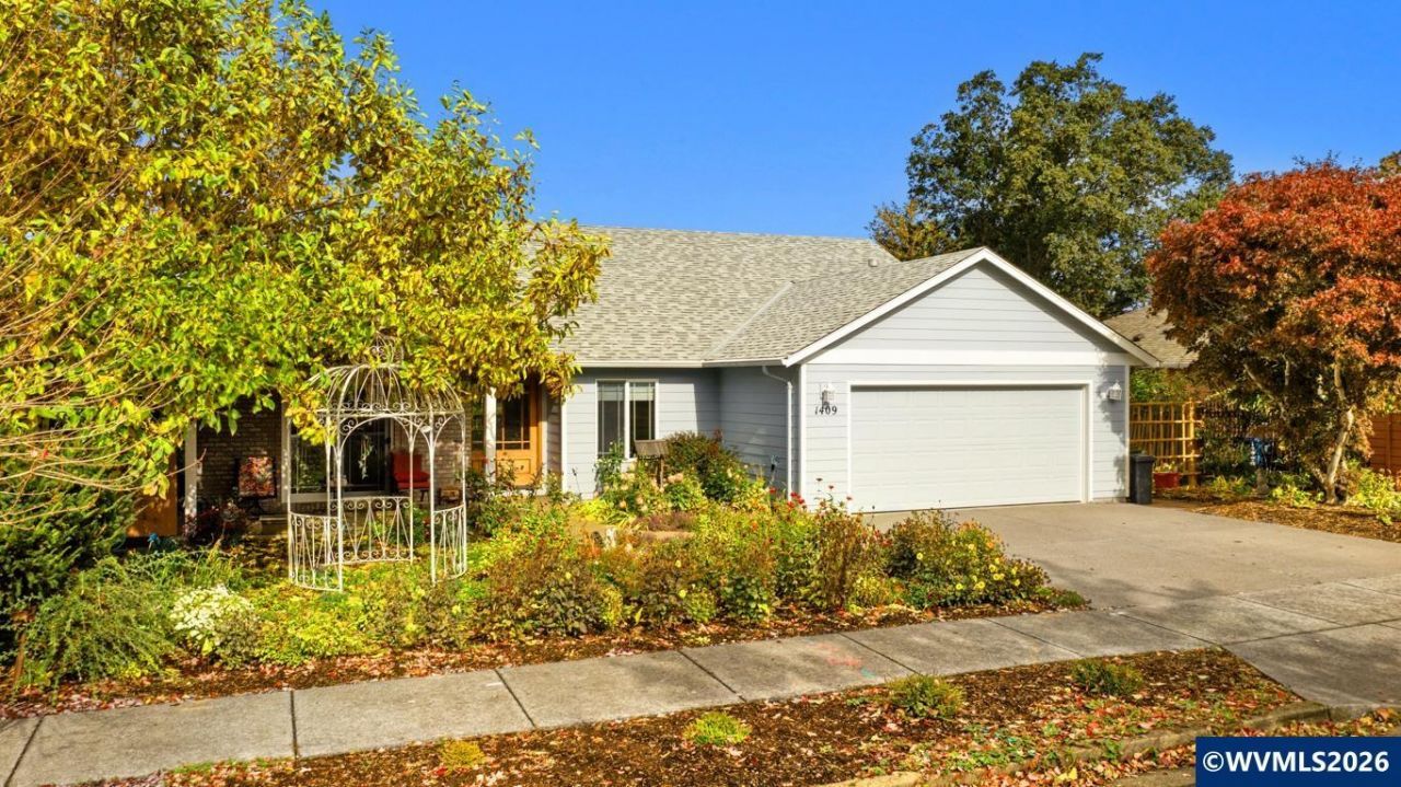 1409 Crestview Dr, Silverton, OR 97381 Main Photo