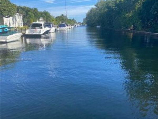 6489 Bay Club Drive Bay Club Drive Bay Club Drive, Unit 6489-4, Fort Lauderdale, FL 33308
