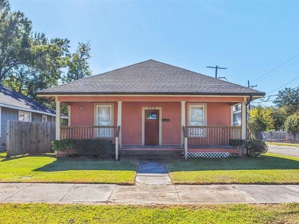 900 Division Street, Lake Charles, LA 70601