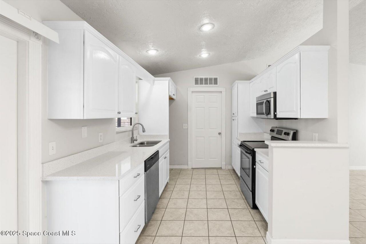 4468 SW Athena Drive, Port Saint Lucie, FL 34953 Photo