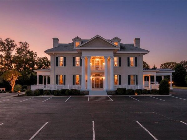 812 E Main ST, Bedford, VA 24523