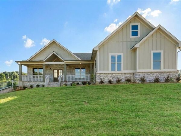 44 Palamino Circle, Hoschton, GA 30548