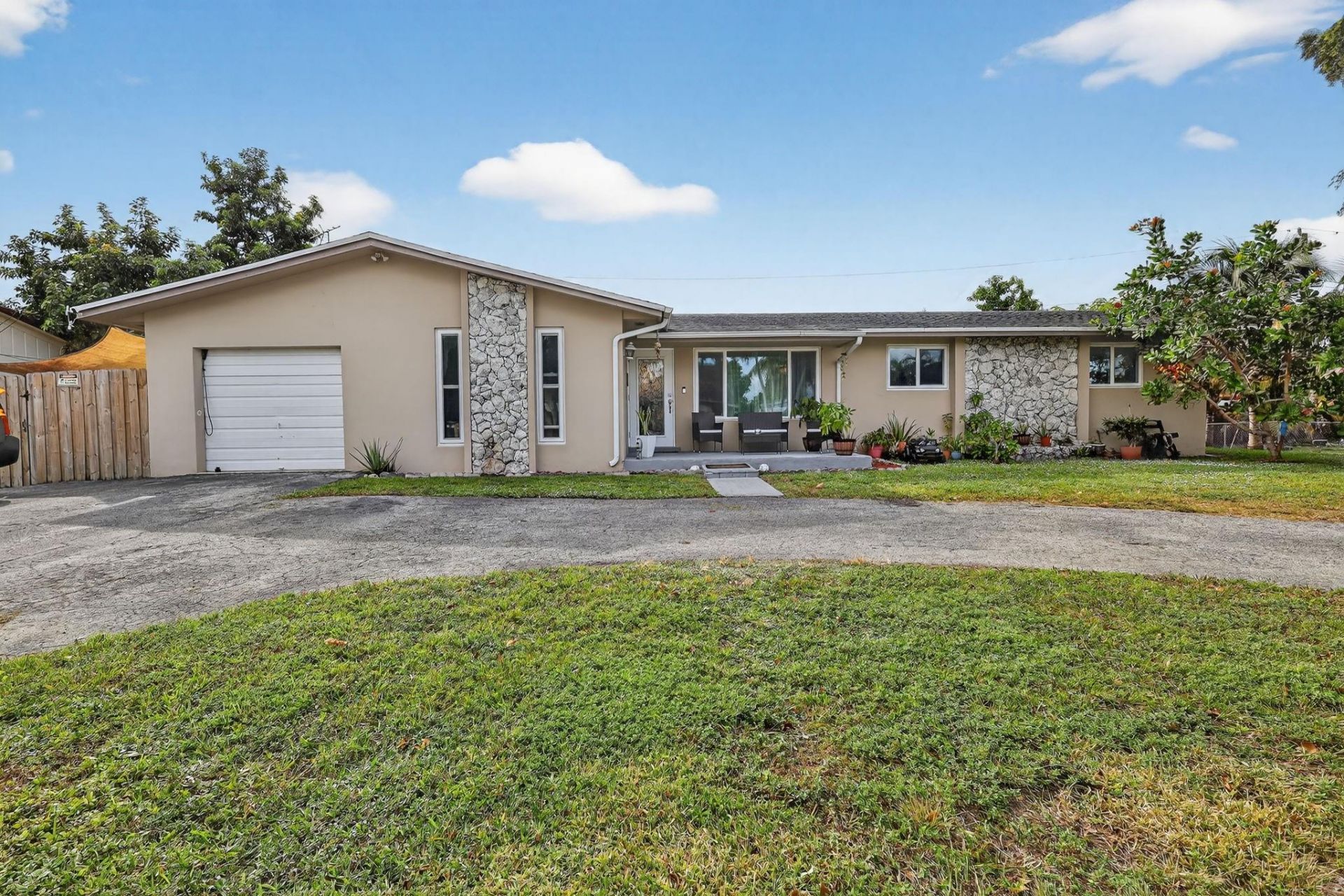 1910 SW 98th Terrace, Miramar, FL 33025 Photo