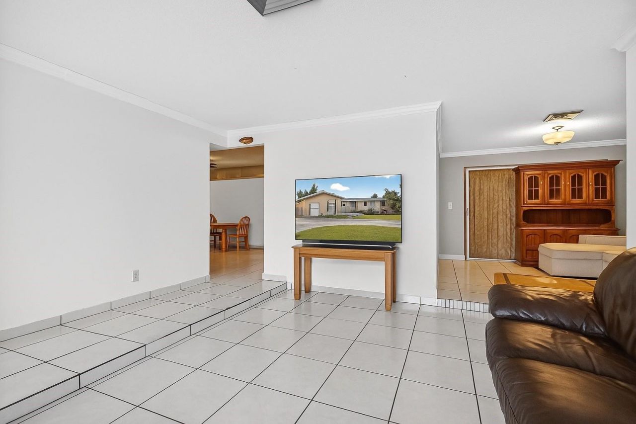 1910 SW 98th Terrace, Miramar, FL 33025 Photo