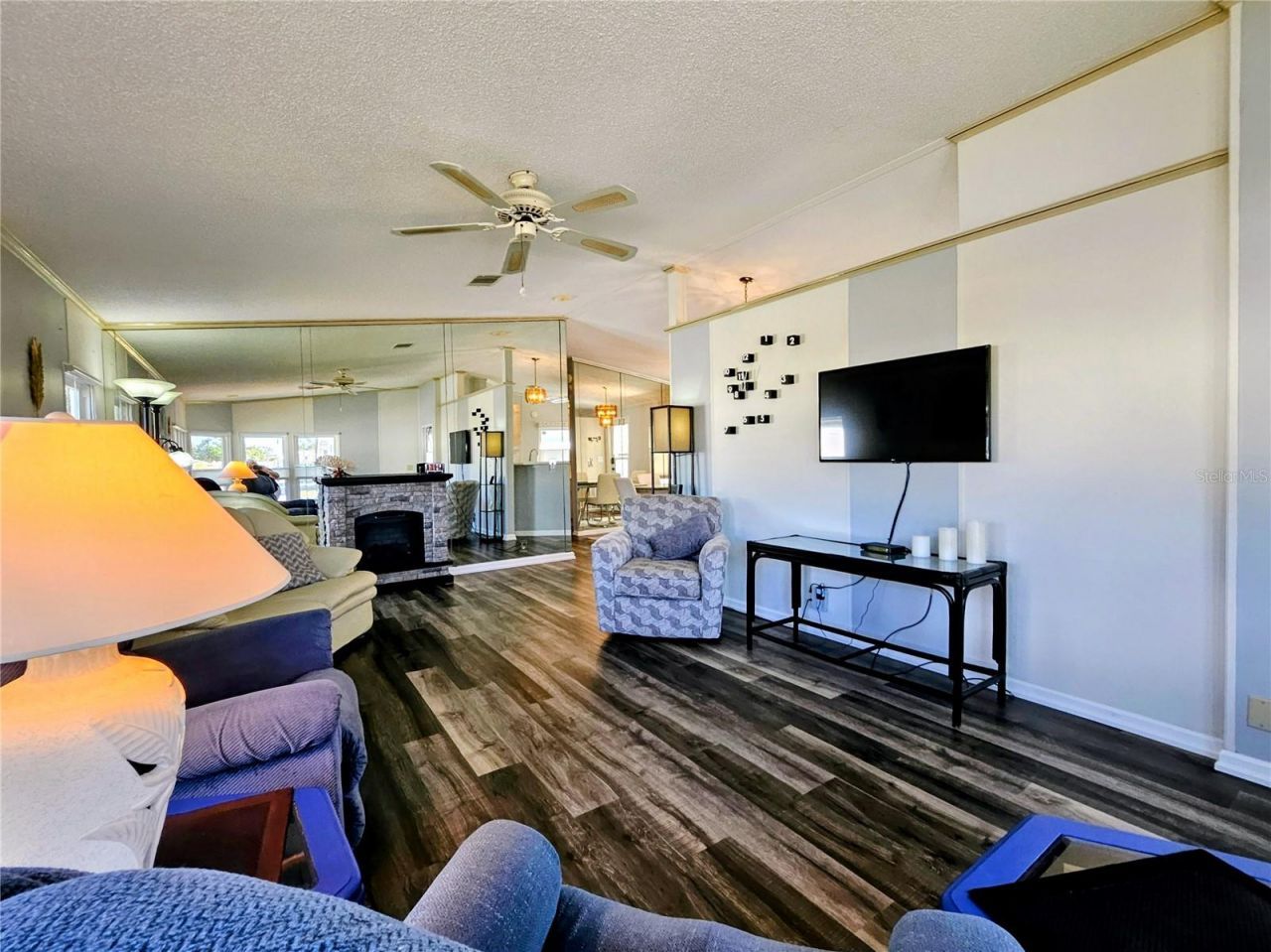 305 Oakwood Boulevard E, Sarasota, FL 34237 Photo