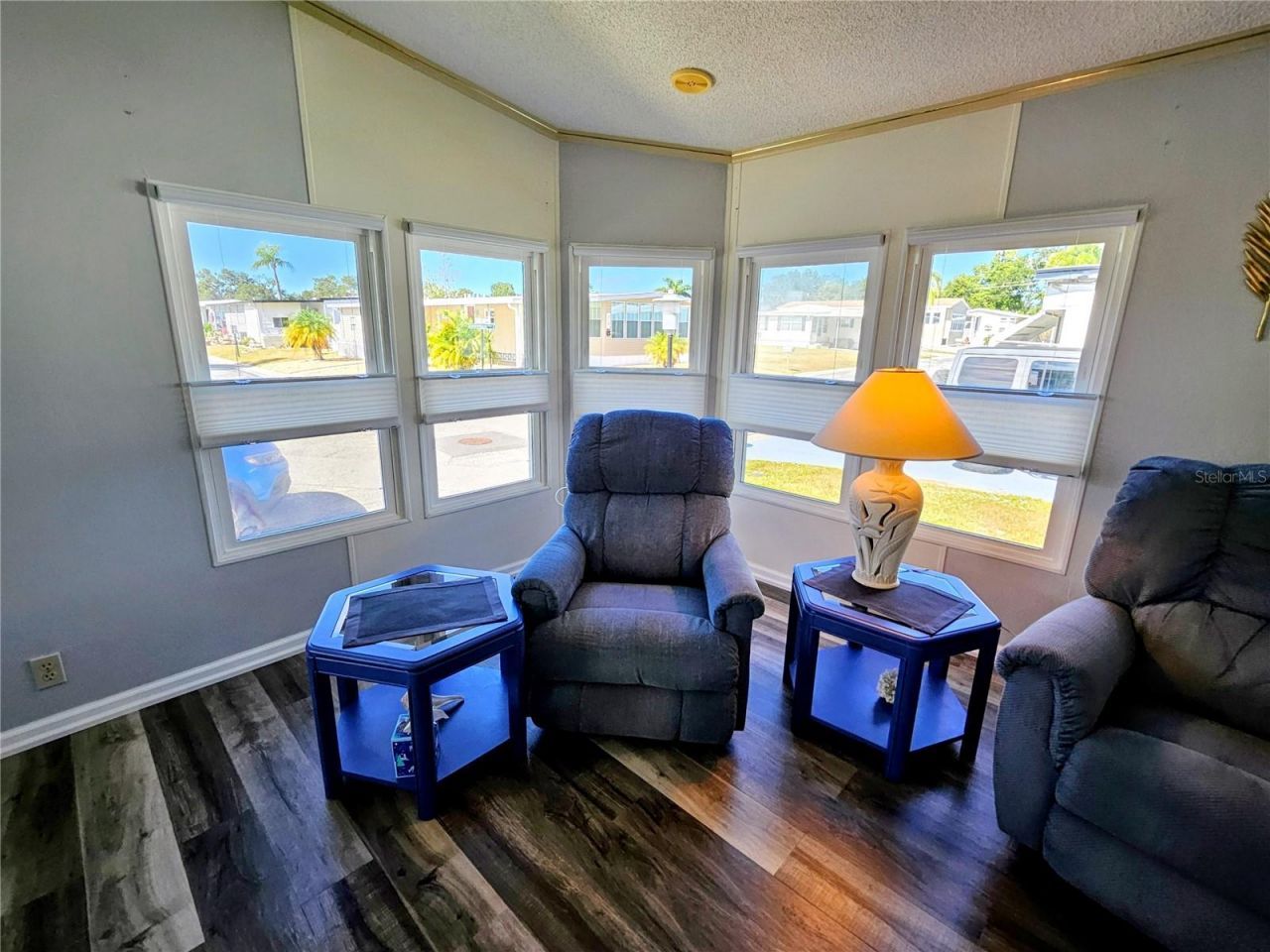 305 Oakwood Boulevard E, Sarasota, FL 34237 Photo