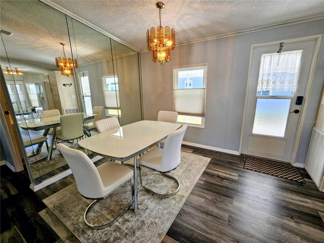 305 Oakwood Boulevard E, Sarasota, FL 34237 Photo