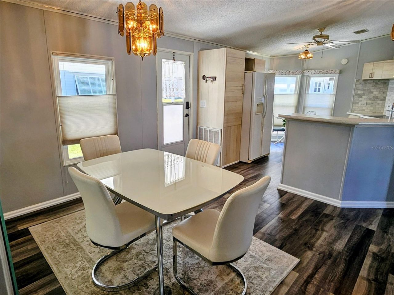 305 Oakwood Boulevard E, Sarasota, FL 34237 Photo