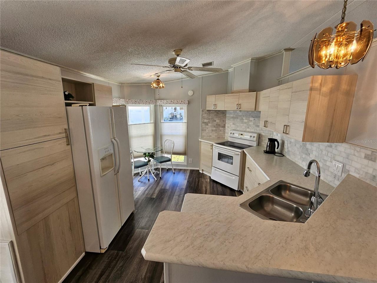 305 Oakwood Boulevard E, Sarasota, FL 34237 Photo