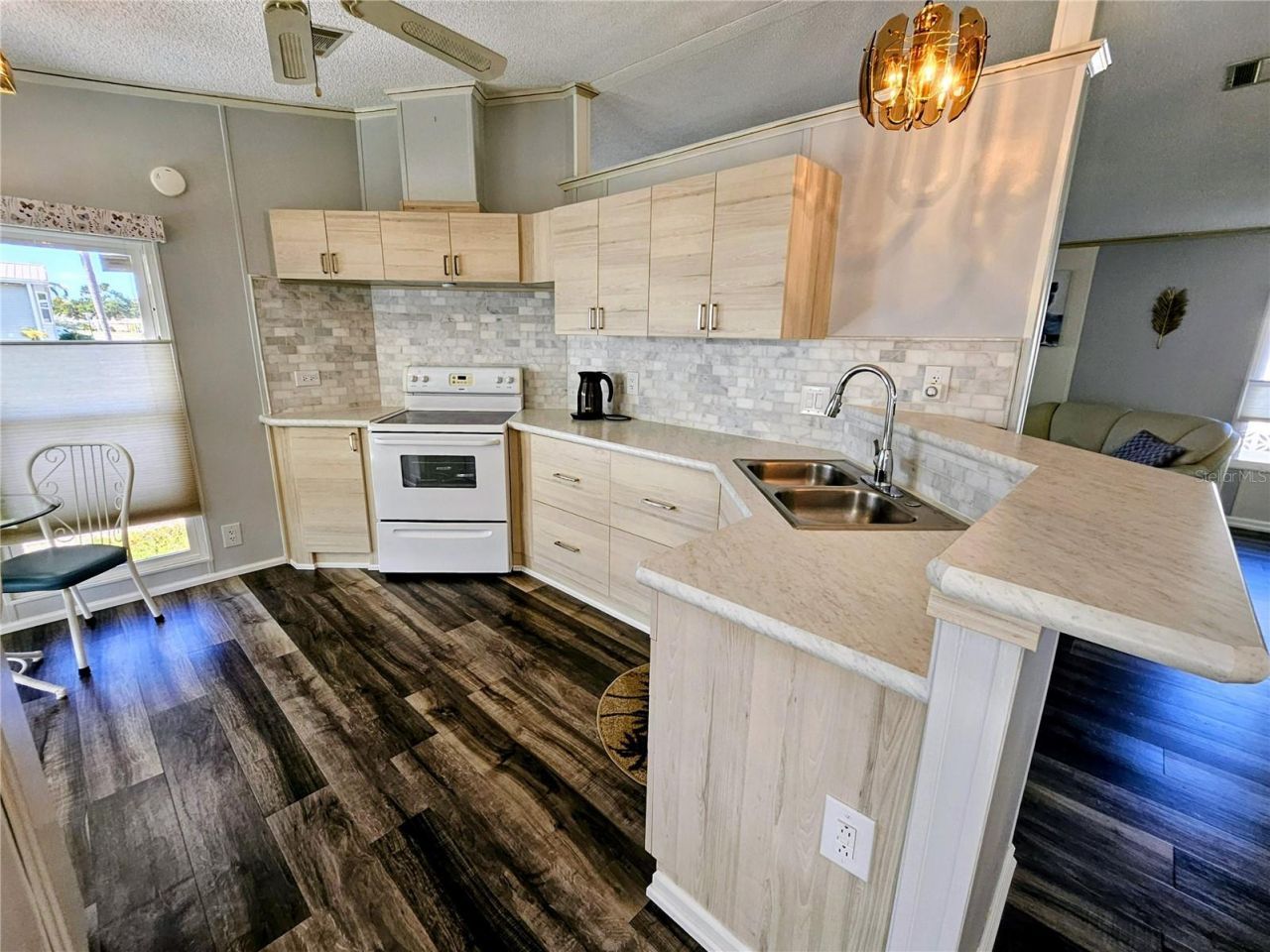 305 Oakwood Boulevard E, Sarasota, FL 34237 Photo