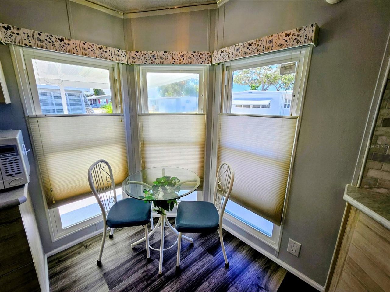 305 Oakwood Boulevard E, Sarasota, FL 34237 Photo