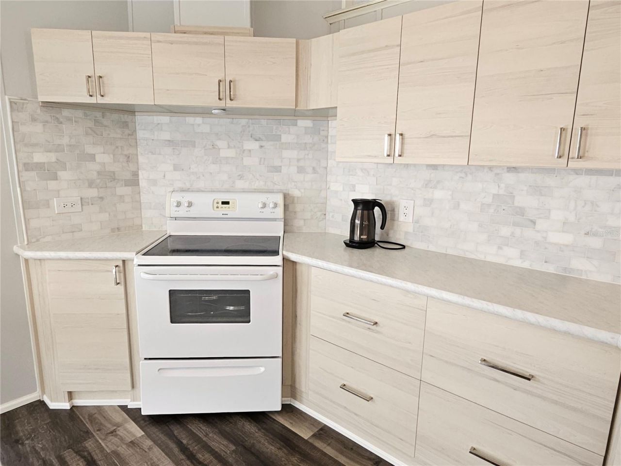 305 Oakwood Boulevard E, Sarasota, FL 34237 Photo