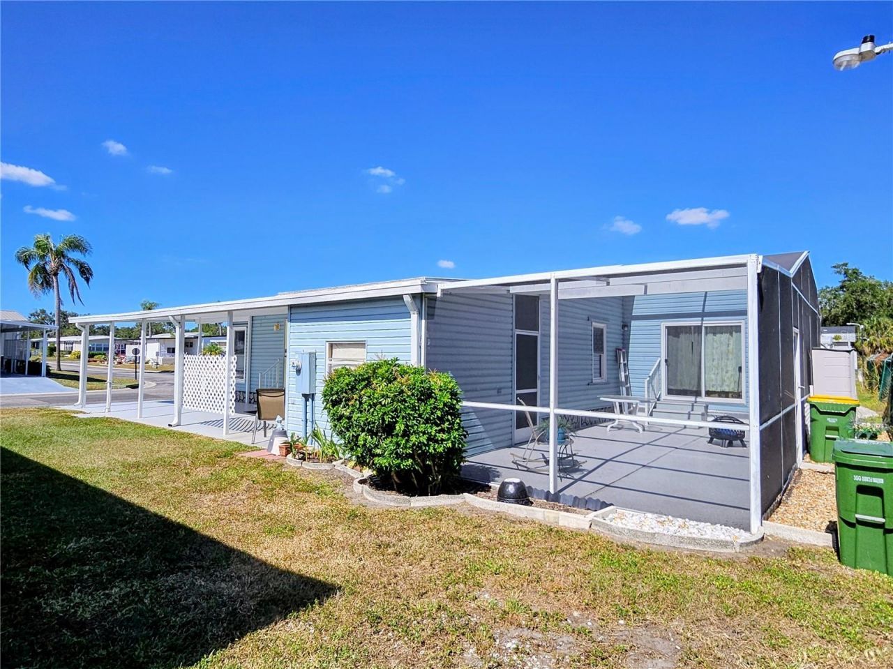 305 Oakwood Boulevard E, Sarasota, FL 34237 Photo