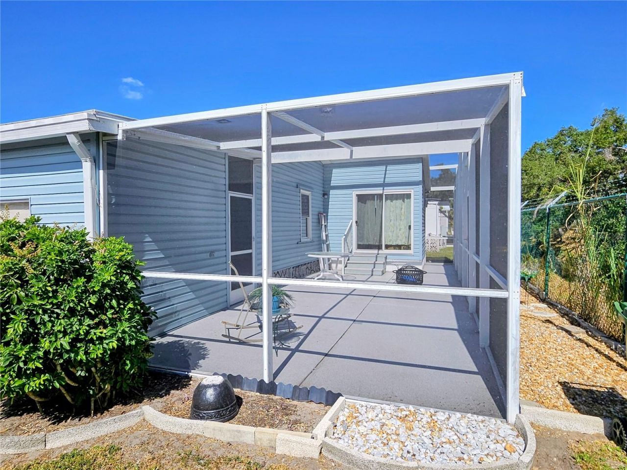 305 Oakwood Boulevard E, Sarasota, FL 34237 Photo