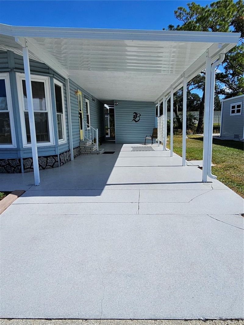 305 Oakwood Boulevard E, Sarasota, FL 34237 Photo