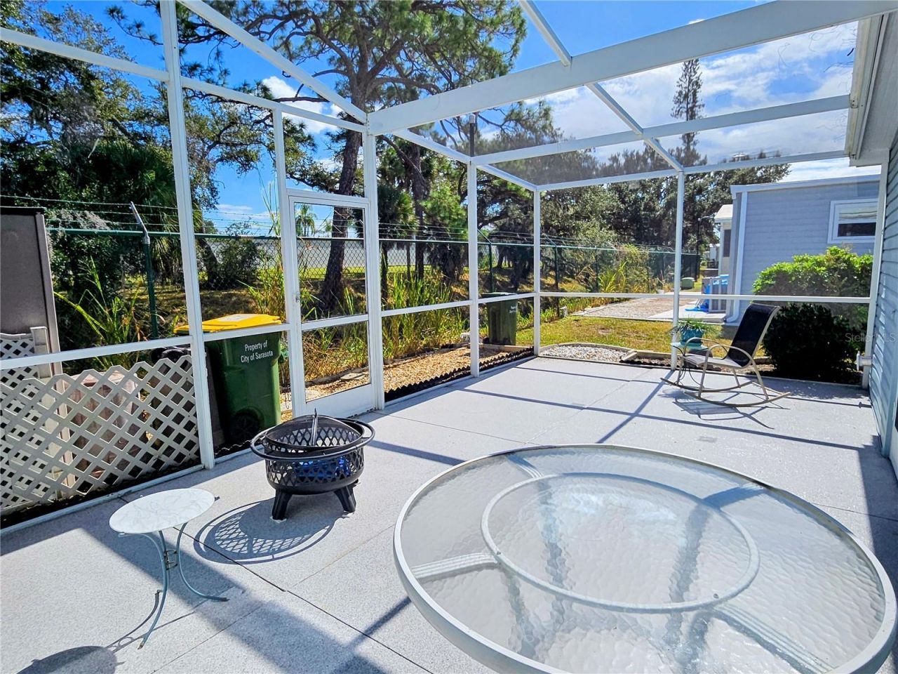 305 Oakwood Boulevard E, Sarasota, FL 34237 Photo