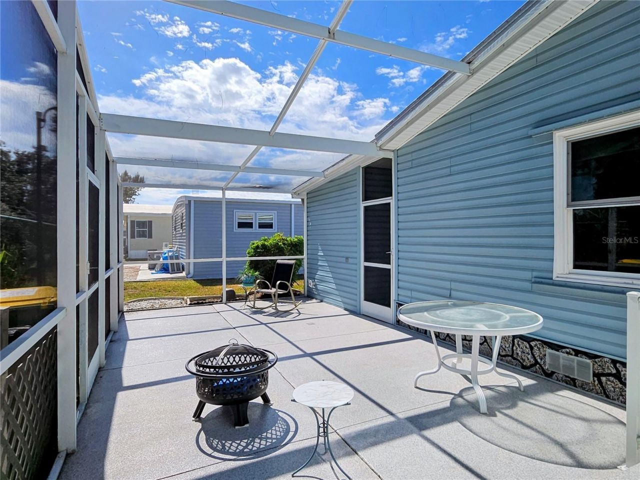 305 Oakwood Boulevard E, Sarasota, FL 34237 Photo