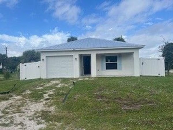 1625 2nd Avenue SW, Vero Beach, FL 32962