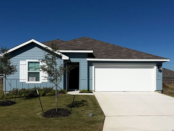 1012 VILLAGE RUN, Seguin, TX 78155